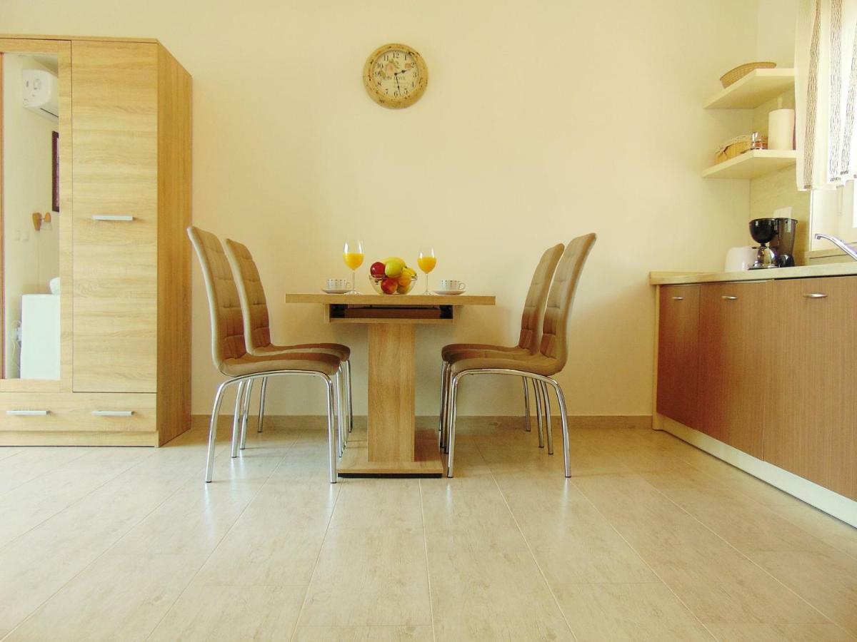 Apartmani Gabriella Водице Екстериор снимка