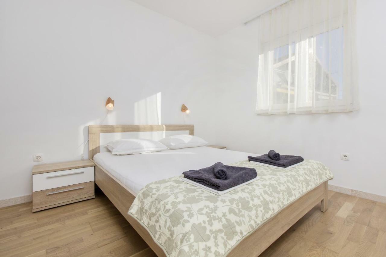 Apartmani Gabriella Водице Екстериор снимка
