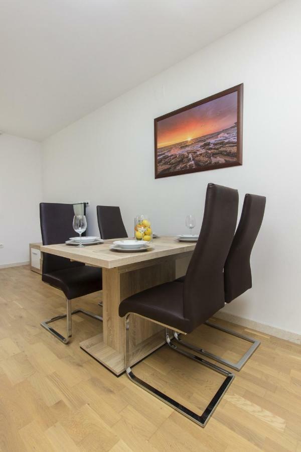 Apartmani Gabriella Водице Екстериор снимка